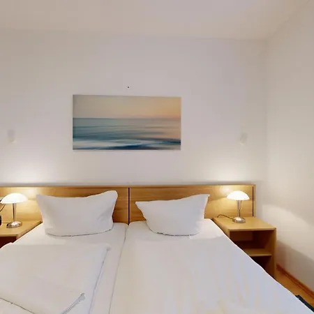 Strandblick In Binz, Fewos Direkt Am Mit Balkon Und Teilweise Mit Meerblick Apartmán Binz