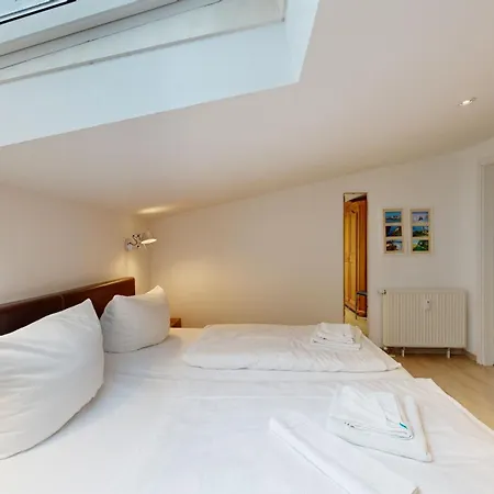 Apartmán Strandblick In Binz, Fewos Direkt Am Mit Balkon Und Teilweise Mit Meerblick