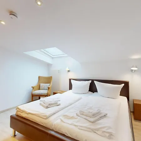 Strandblick In Binz, Fewos Direkt Am Mit Balkon Und Teilweise Mit Meerblick Apartmán *