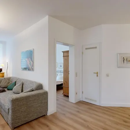 Apartmán Strandblick In Binz, Fewos Direkt Am Mit Balkon Und Teilweise Mit Meerblick