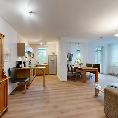 Apartmán Strandblick In Binz, Fewos Direkt Am Mit Balkon Und Teilweise Mit Meerblick