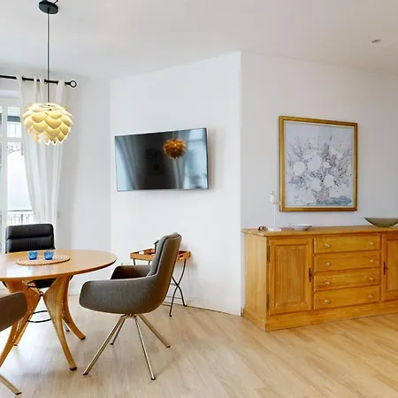 Strandblick In Binz, Fewos Direkt Am Mit Balkon Und Teilweise Mit Meerblick Apartmán Binz